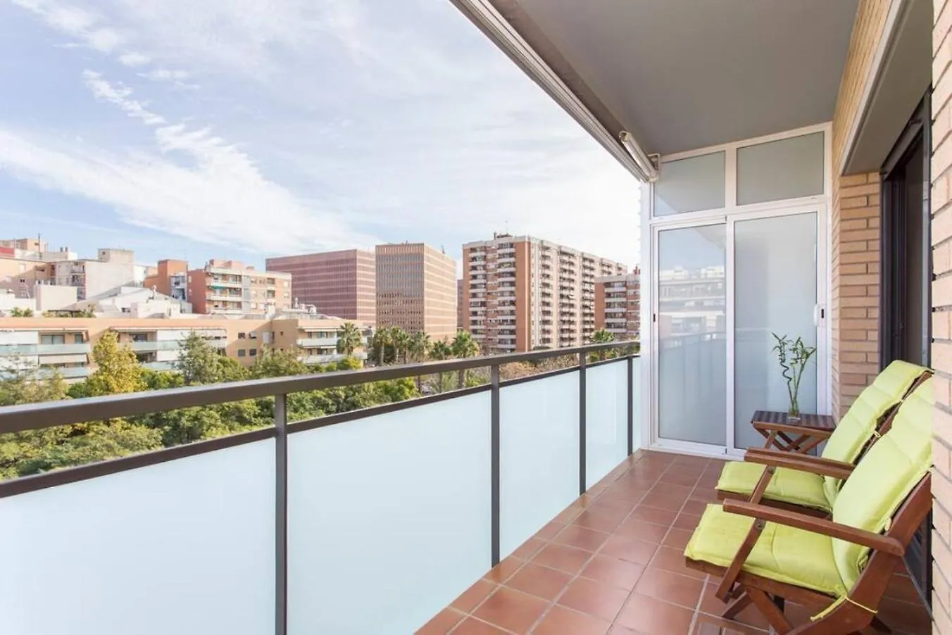 New Apartment With Private Rooftop L’Hospitalet de Llobregat 0*,  Hiszpania